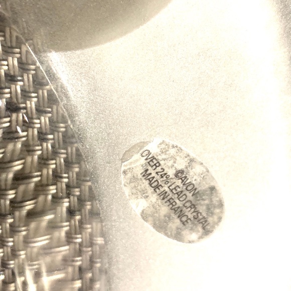 Avon Hummingbird Crystal 8” Dessert plates. - Picture 5 of 6